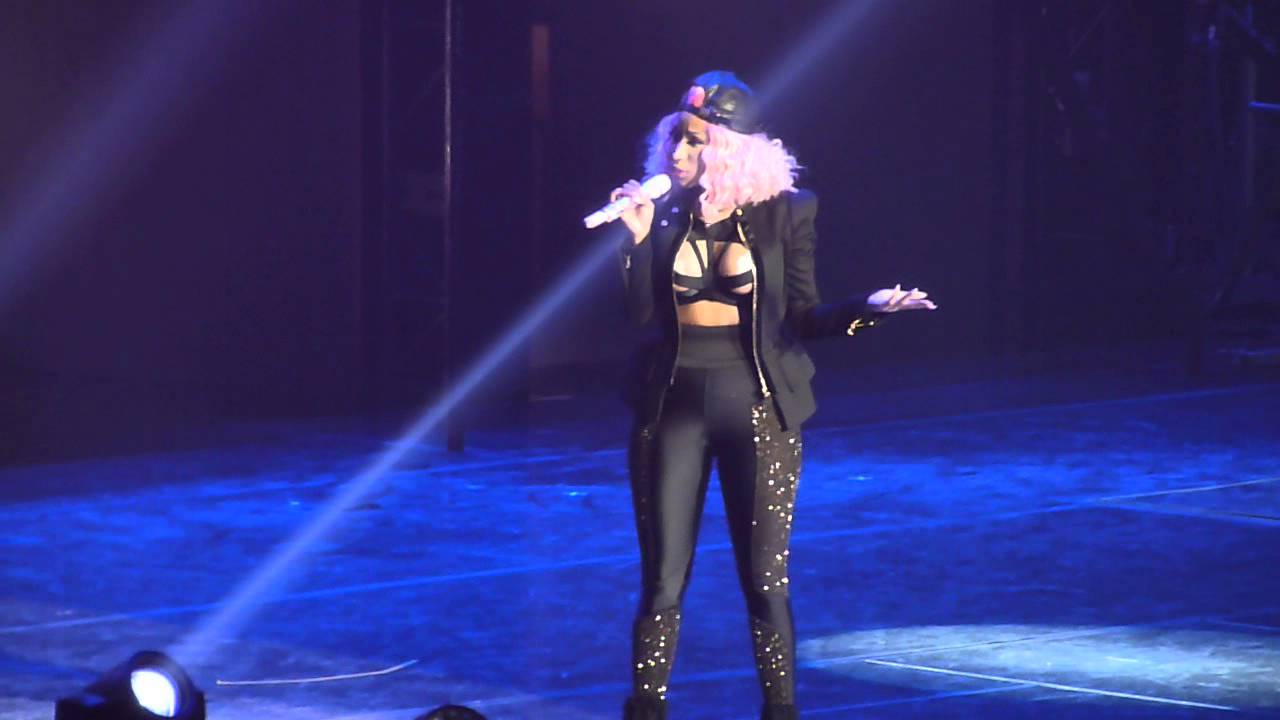 Nicki Minaj - FREEDOM + BEDROCK  FEAT TYGA  SYDNEY 30TH NOVEMBER 2012 ROMAN RELOADED TOUR