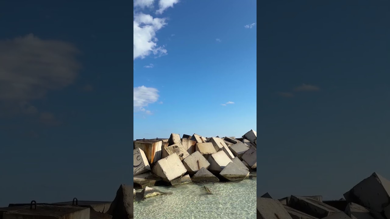 波しぶき🌊 #healing #beach #asmr #waves #ocean #sea #波の音 #海 #波の音  #shorts #oceanwaves #satisfying