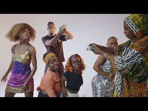 LES GBADDIES -JOLIE AMINA , AKOUA , GRÀÇO ,YÉPÉLÉLÉ   - ELLE S'EN FOUT ( CLIPS OFFICIELS) 