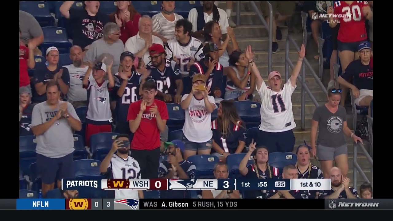 Mac Jones gets a standing ovation from Patriots fans