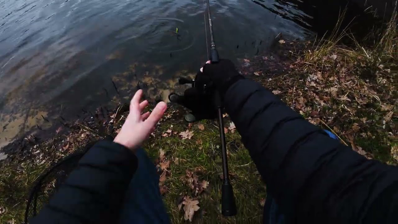 Eerste worp raak! Snoek vangen langs structuur