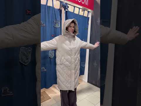 Пальто жіноче стьобане зимове довге капюшон світлий беж, видео 1