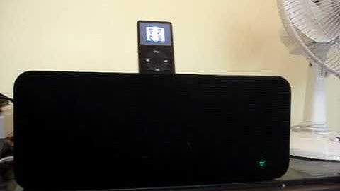 Apple iPod hi fi speakers and charging dock