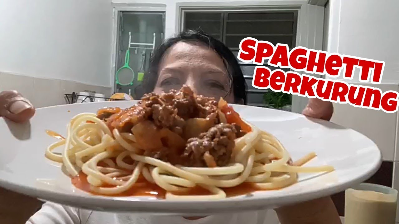 Effa Rizan - Spaghetti ala Effa Dikala Berkurung ! - YouTube