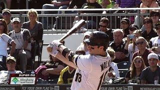 CHC@PIT: Walker drills a solo home run to center