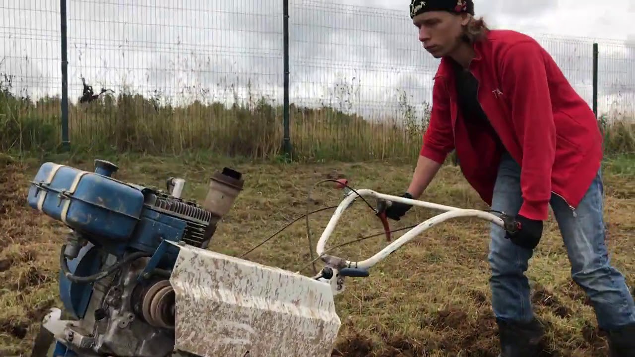 Обработка земли мотоблоком нева МБ2, видео отзыв нашего клиента. - YouTube
