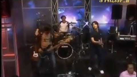 PETERPAN - JAUH MIMPIKU (LIVE)