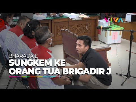 Haru, Bharada E Berlutut di Hadapan Orang Tua Brigadir J