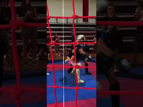 Άλλοι μιλάνε.Εμείς παίζουμε ξύλο. 😈🥊