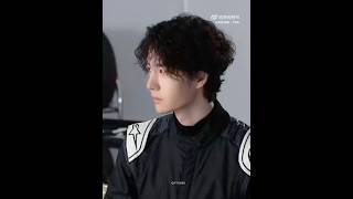 Follow my camera and let me show you WangYibo's everyday life on set! 🤩#wangyibo #XiaoAo Follow my camera and let me show you WangYibo's everyday life on set! 🤩#wangyibo #XiaoAo