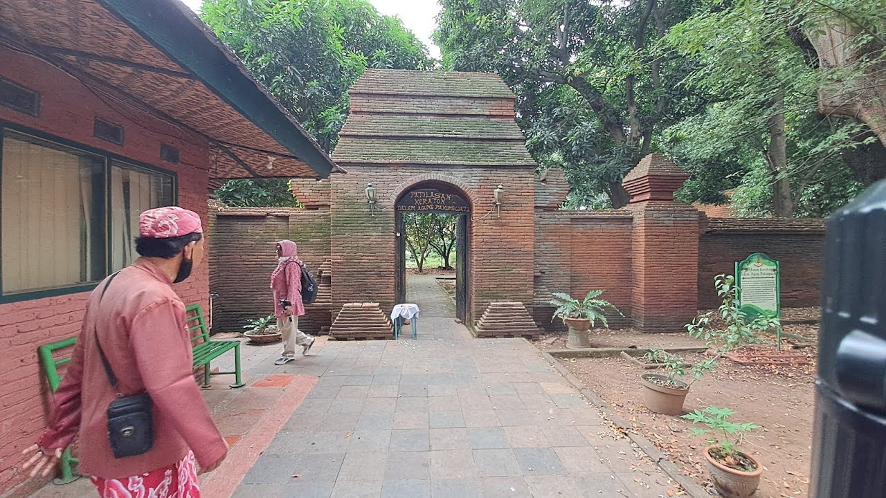 Keraton Kesepuhan cirebon #4 // Keraton Dalem Pakungwati dan Petilasan Sumur Agung ~ Kejayaan