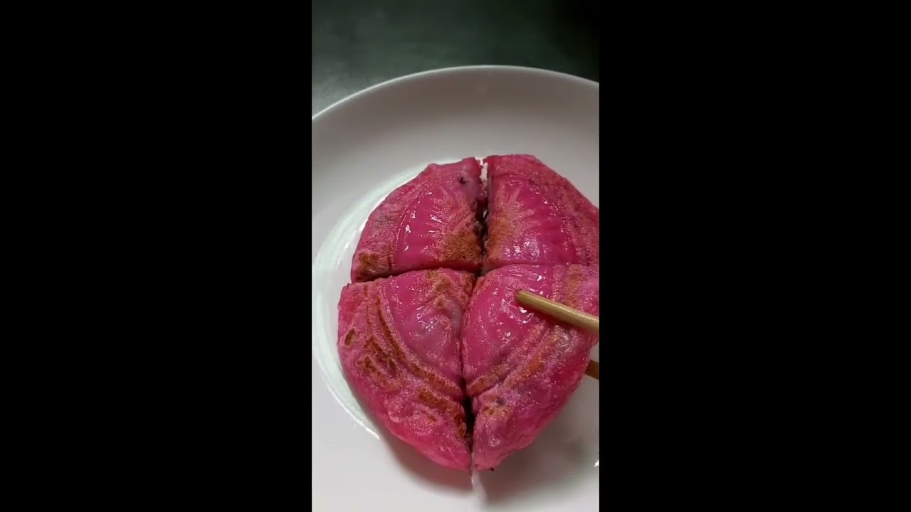 another way to eat turtle-shaped rice cake