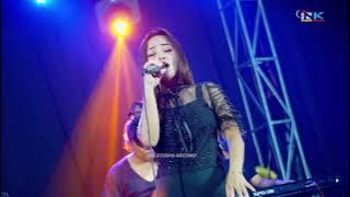 TERGUNCANG ENI MONROE