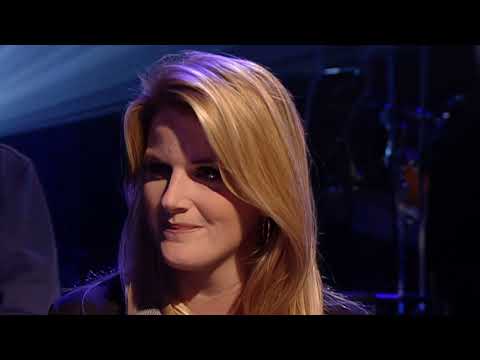 Trisha Yearwood And Bonnie Raitt-Feel Like Going Home (Live From Later With Jools Holland)