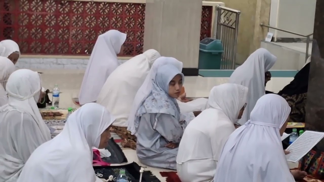 KHOTMIL QUR' AN..SHOLAT MALAM DI MASJID ROUDLOTUL MUKMININ TAMBAK OSO WARU SDA..😔😔