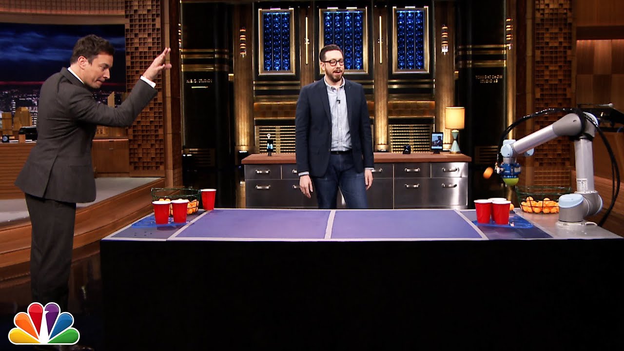 Video till Jimmy Fallon lirar beerpong med robot