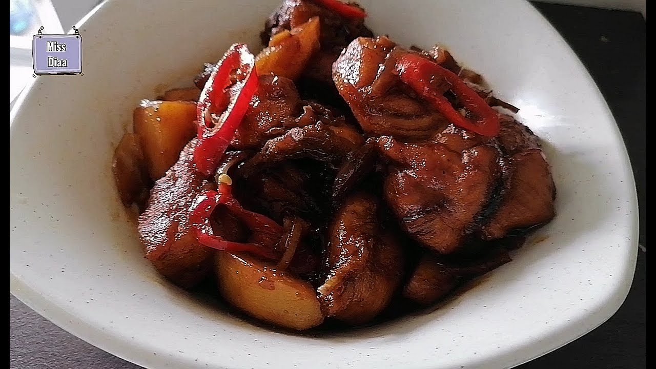 Ayam kicap Ubi kentang  Chicken Soy sauce with potatoes 