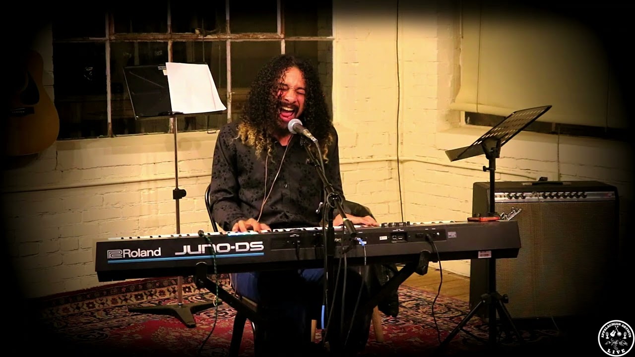 TJ Darnell - Hallelujah (Leonard Cohen Cover) - Live Video