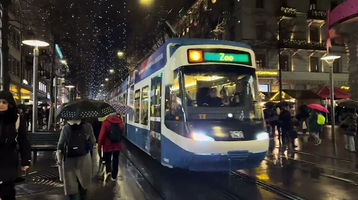 Zurich Christmas Lights Rain Walk 2025 🌧 ☔️ 4K Walking Tour Bahnhofstrasse 🇨🇭 Switzerland