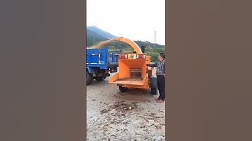 mobile tree branches crushing machine
