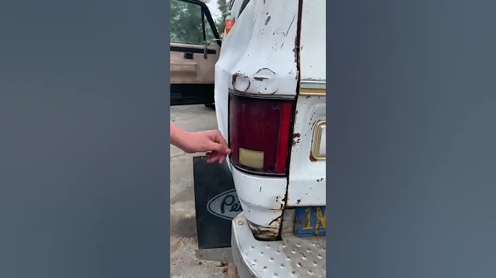 McCurry and the mullet: How to remove a tail light.