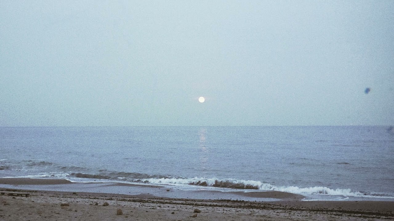 𝙋𝙡𝙖𝙮𝙡𝙞𝙨𝙩 | A Chamber Of Memories | Calm And Dreamy Piano Music (With Wave Sounds)