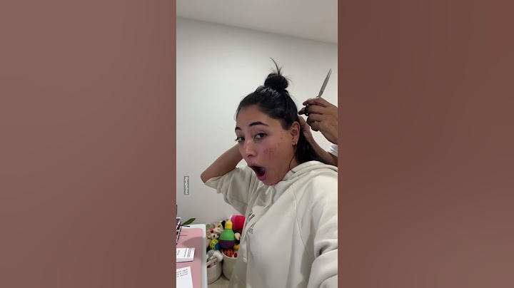 Mom Gives Daughter Bad Haircut 😱