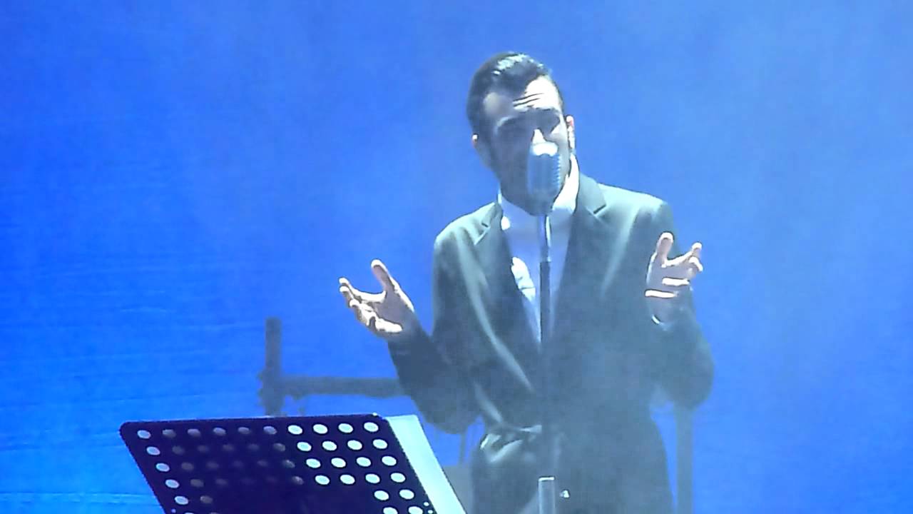 marco mengoni I can't help falling in love  @Arcimboldi 19 04 12