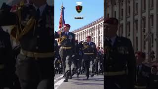 Военный Парад Мужчин И Женщин Украинской Армии С Твердой Верой И Патриотизмом