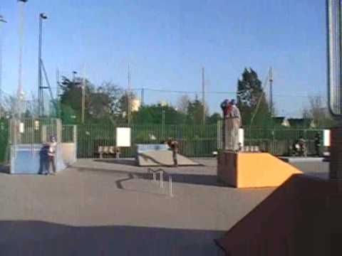 skate.ireland. - Monkstown Skatepark.wmv