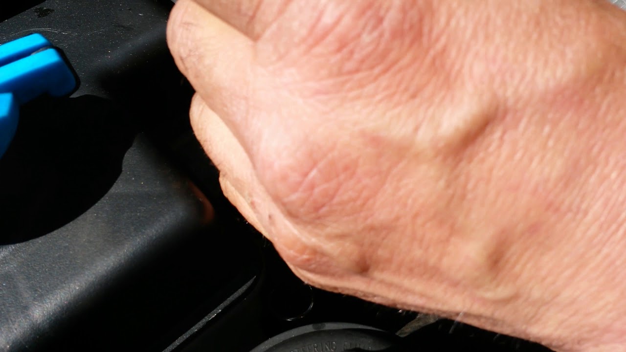 hyundai getz 1 1 timing belt change part 2 YouTube