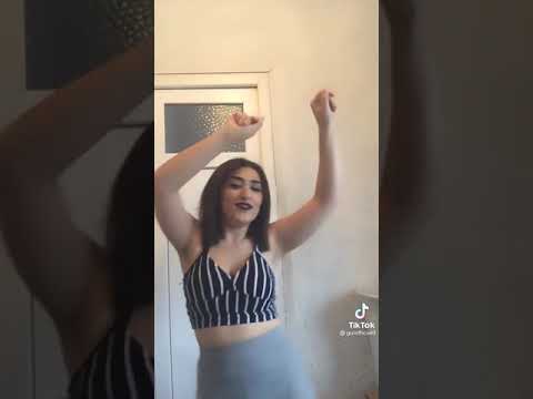Periscope Liseli kız dans ederken memeleride zıplıyor