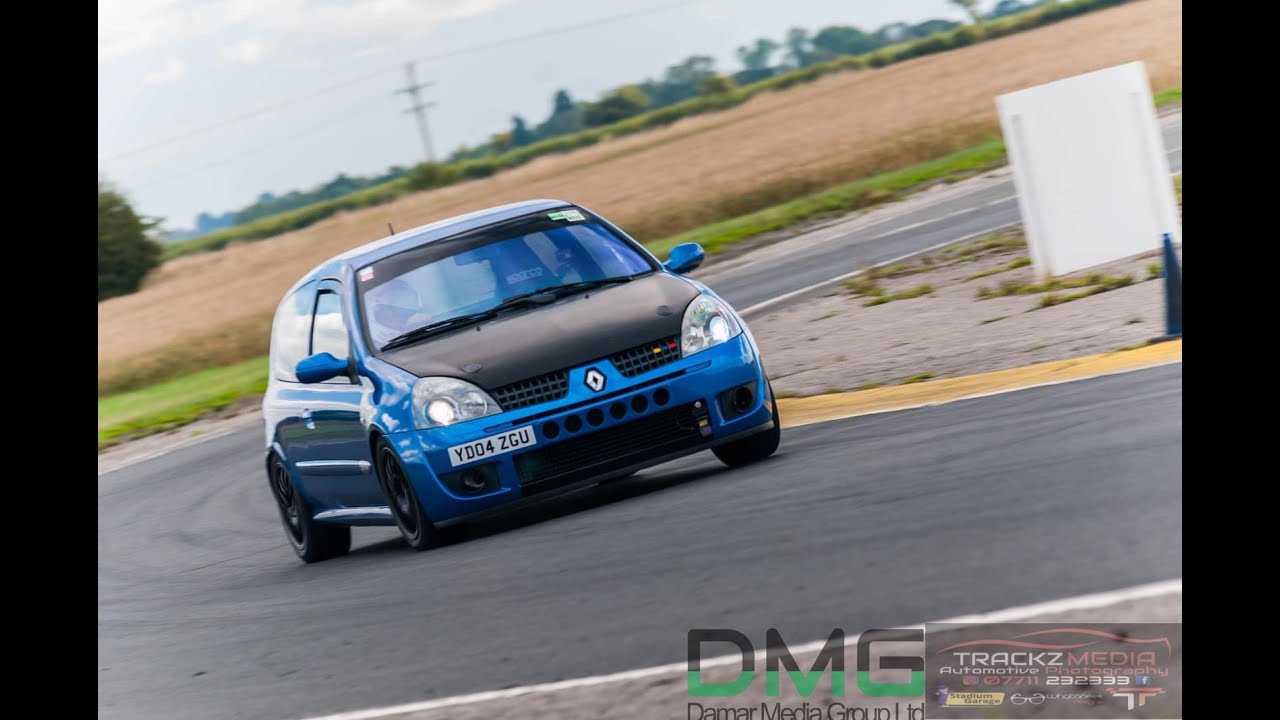 Clio 182- Blyton Park Track day (following a nutter in a 306)