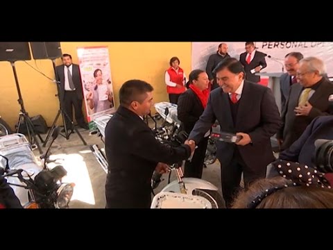 Reciben trabajadores  del ITEA motocicletas y tabletas