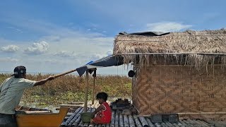 Bertahan Hidup Sekeluarga Suku Bugis Di Gubuk Apung Berukuran 2 X 3 Di Danau Tempe 