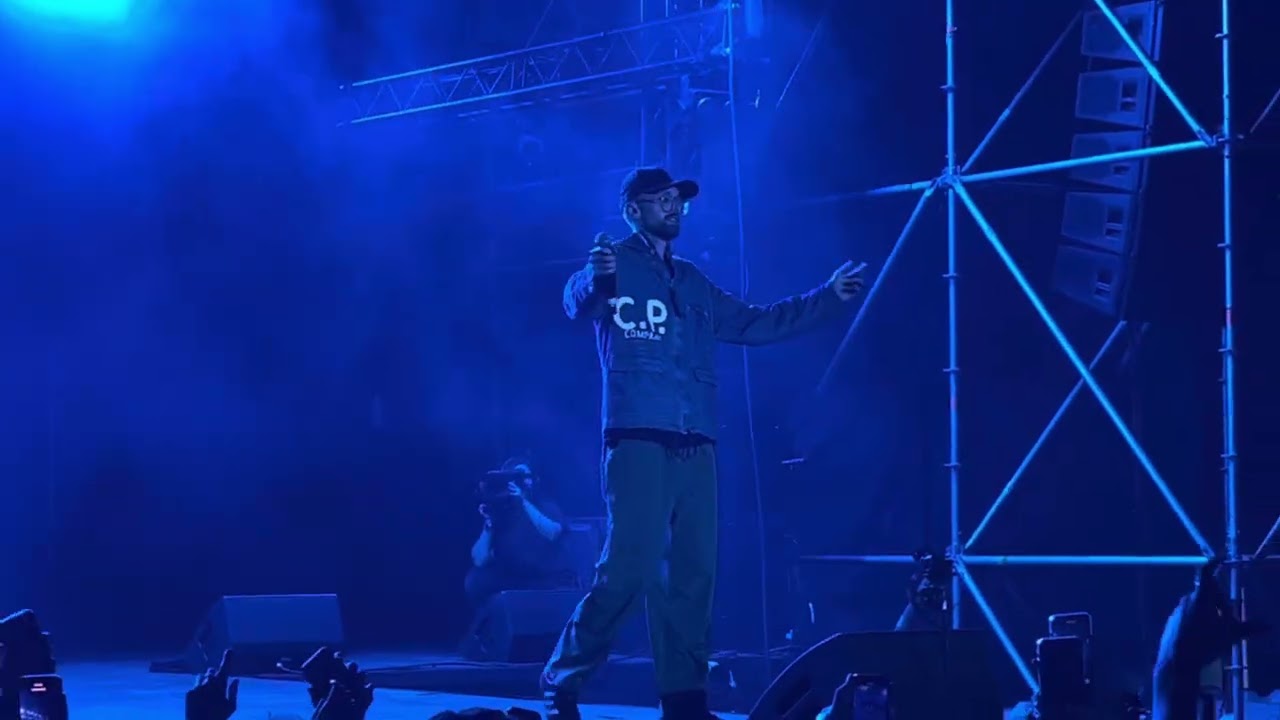 Assista a GRÜNT LIVE CONCERT WALLACE CLEAVER - Le bus no YouTube Assista a GRÜNT LIVE CONCERT WALLACE CLEAVER - Le bus no YouTube