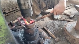 Ingenious Process Of Iron Molding To Make Iron Clumps Explorify Things