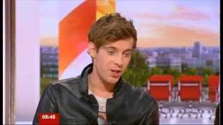 Luke Treadaway and Niamh Cusack interviewed about The Curious Incident on BBC Breakfast