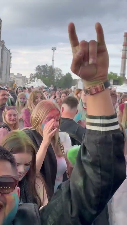 holi festival riga