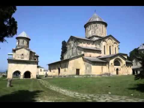 გლათი ქარი გიმღერის  ნანასა.