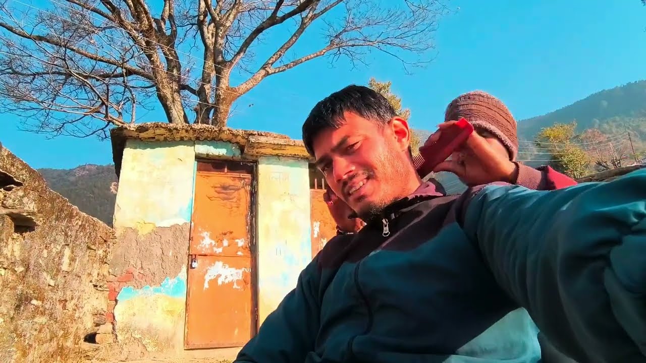 जरूरत का सामान भी पहुंच गया।। ऐसा  पहाड़ी सेलून देखा है अपने।