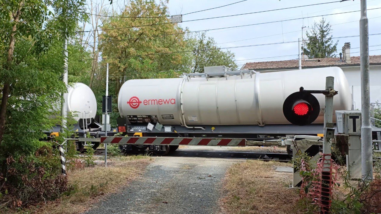 Passaggio a livello | Fornovo di Taro (PR) | EmZe