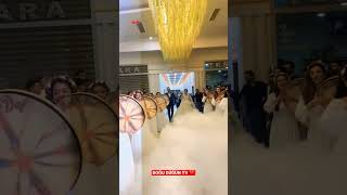 Böyle Gelin Damat Girişi Görülmedi❤🥰 Resimi