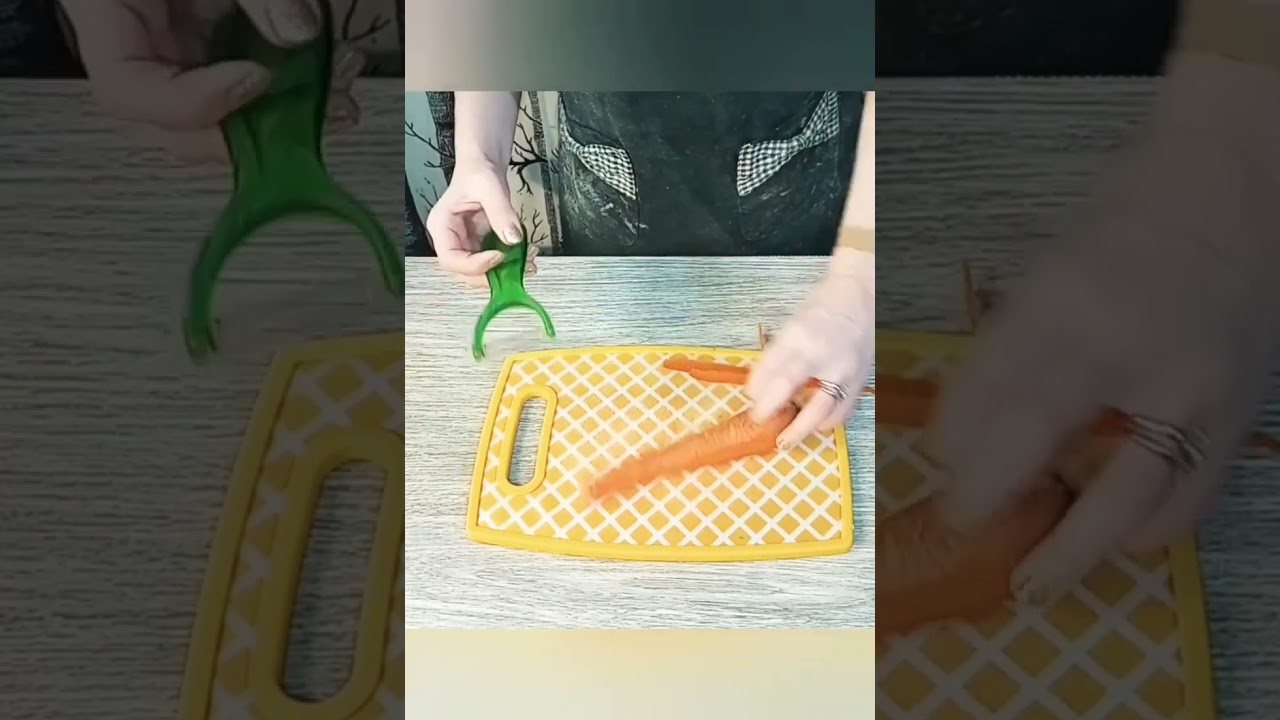 How to strip Carrots Olivia Fatal shows us a cool kitchen trick