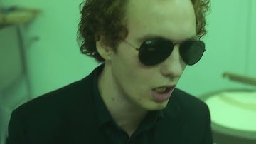 Agitator - Bleka rum (Officiel video)