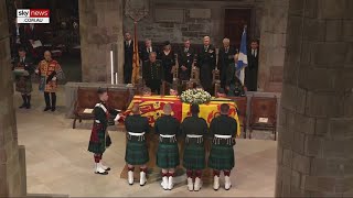 Queen Elizabeth II’s coffin arrives at St Giles’ Cathedral