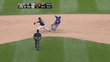 KC@CWS: Ramirez gets forceout after backhanded play