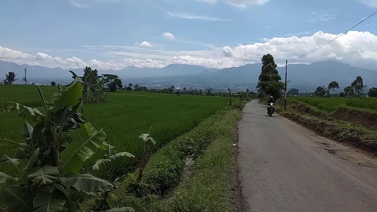 Pemandangan Kota Garut bagusnya dari bukit ini 