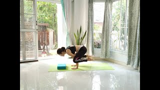 #ฝึกทำโยคะท่าหกกบ #Bakasana Yoga by Beach kk