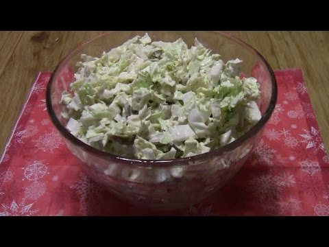 Видео рецепт Салат с пекинской капустой и оливками